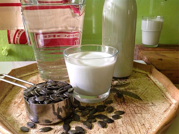 mlieko s tekvicovými semienkami pre červy